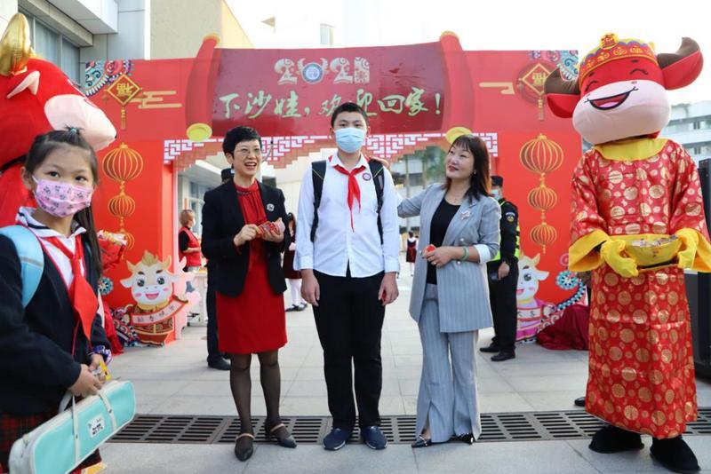 糖果最新手機，勵志故事背后的學(xué)習(xí)與成長之旅啟程之路