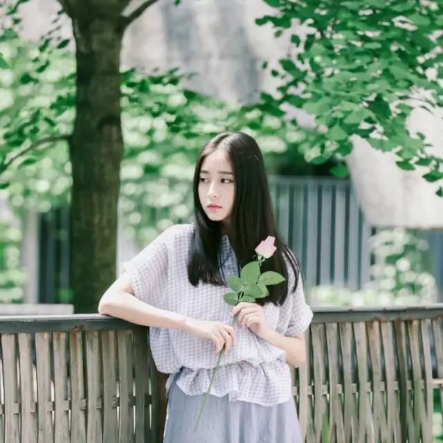 2024傷感女生頭像，記錄自然美景中的寧靜與鼓舞瞬間