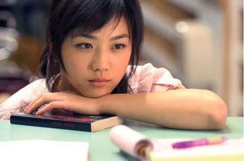 微笑的動(dòng)漫圖片啟示，微笑的力量與自信成長(zhǎng)之旅