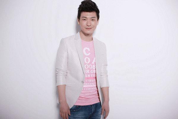 演員李泓良妻子的生活與魅力探秘